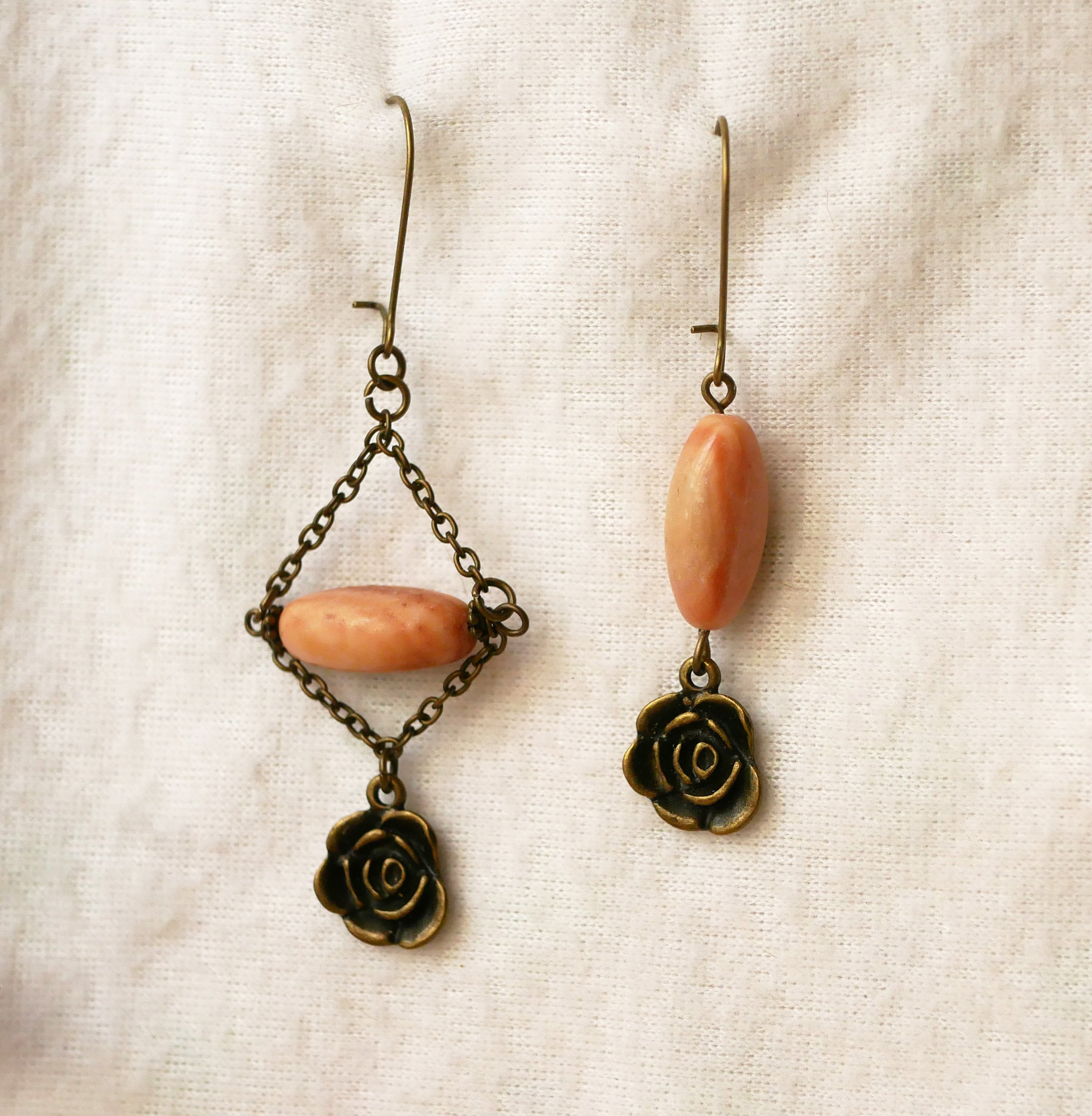 Beige &amp; roze stenen oorbellen