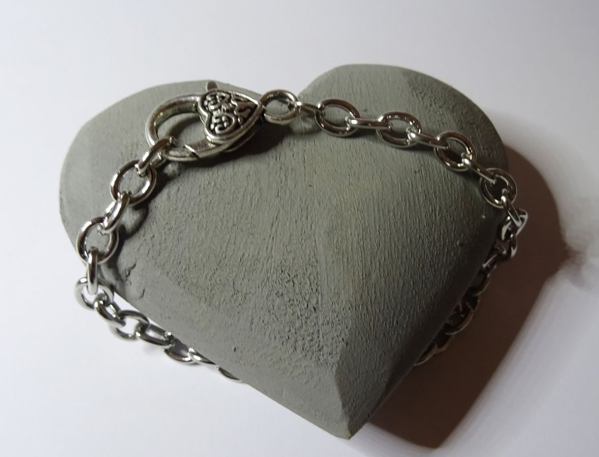 Armband verzilverde ketting groot hart sluiting 20 cm