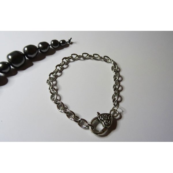 Armband verzilverde ketting groot hart sluiting 20 cm