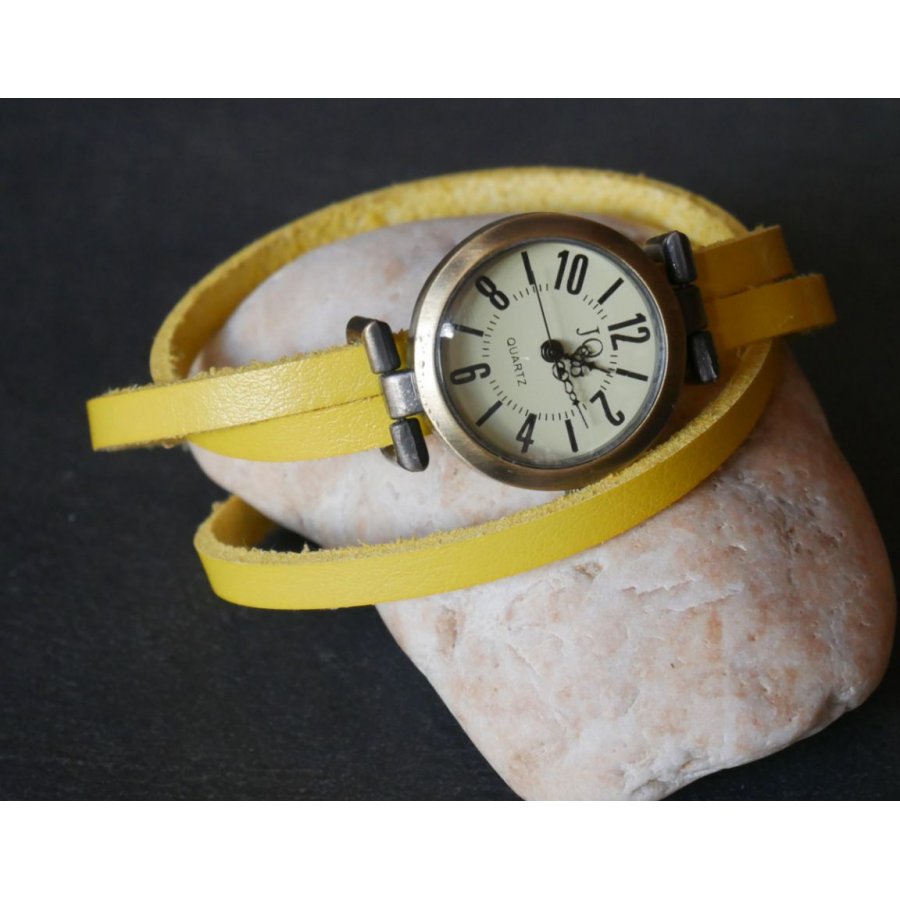 Fijn geel lederen armband drievoudige draai