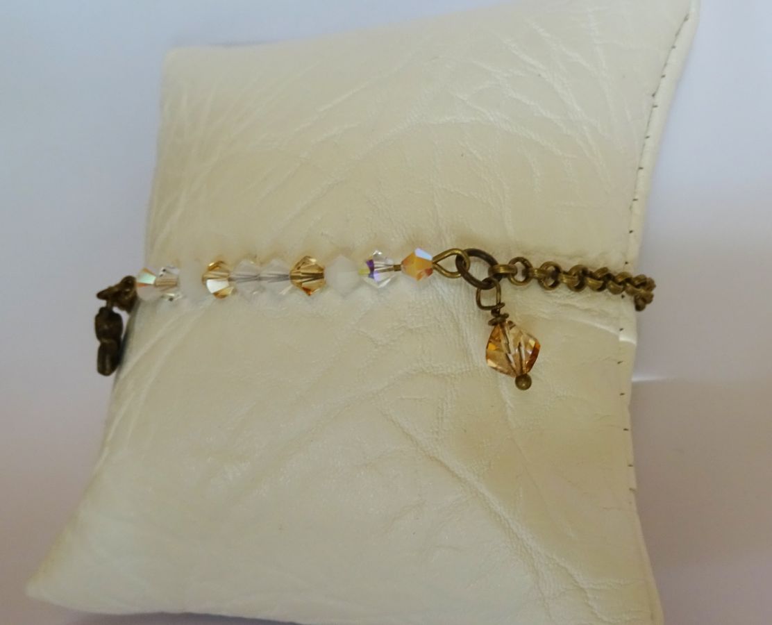 Witte en gouden fijne kettingarmband