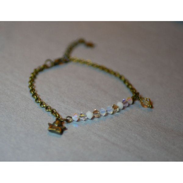 Witte en gouden fijne kettingarmband