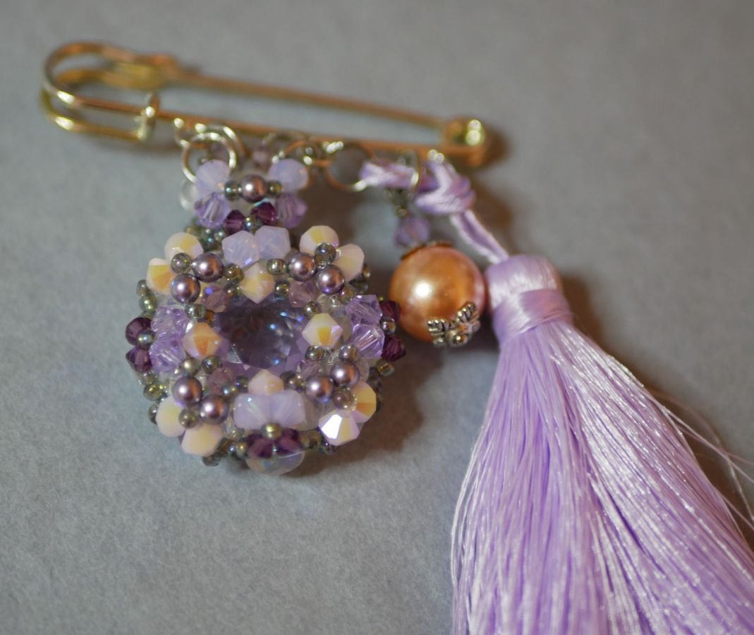 Andros Paarse Pompon Broche
