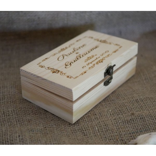 Gepersonaliseerde gegraveerde houten kist