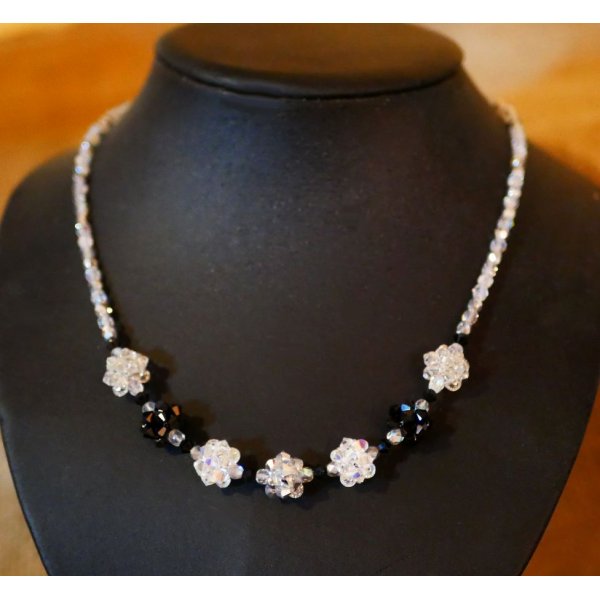 Zwarte zilveren kralenketting