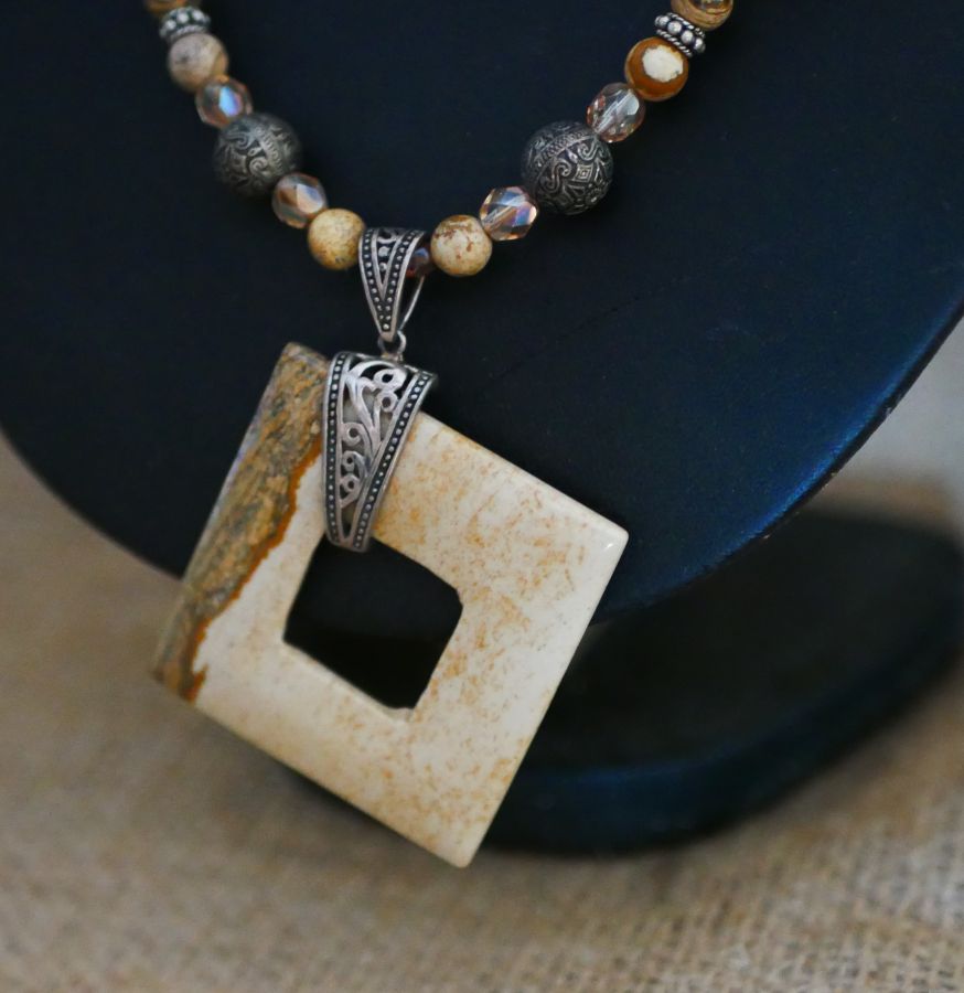 Vierkante Jaspis en Bali kralen ketting