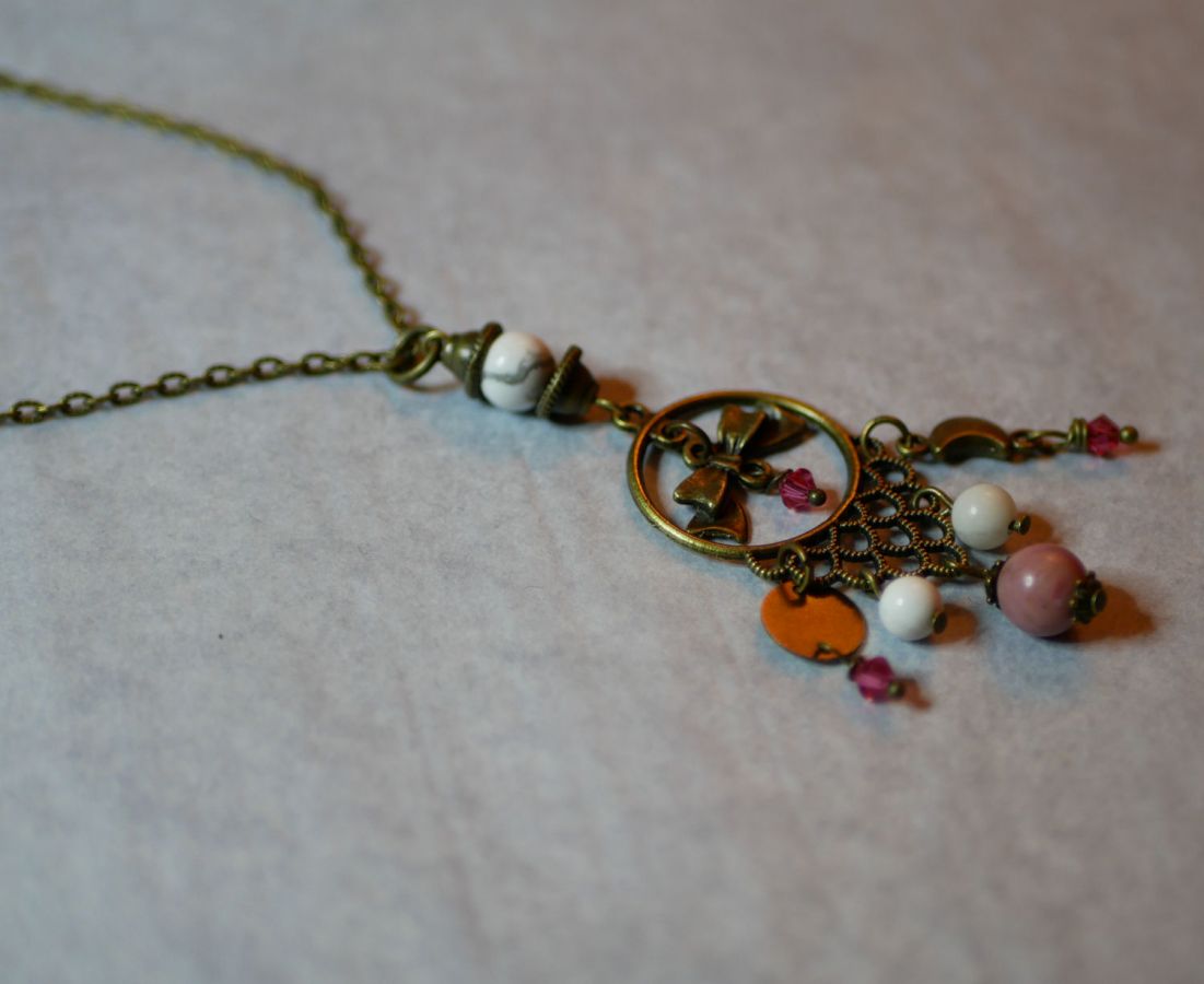 Ketting met bohemian hanger en natuurstenen 