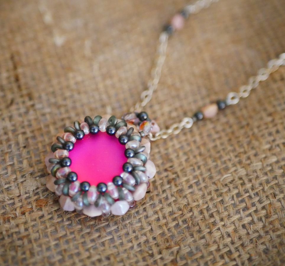 Queensland roze hanger ketting