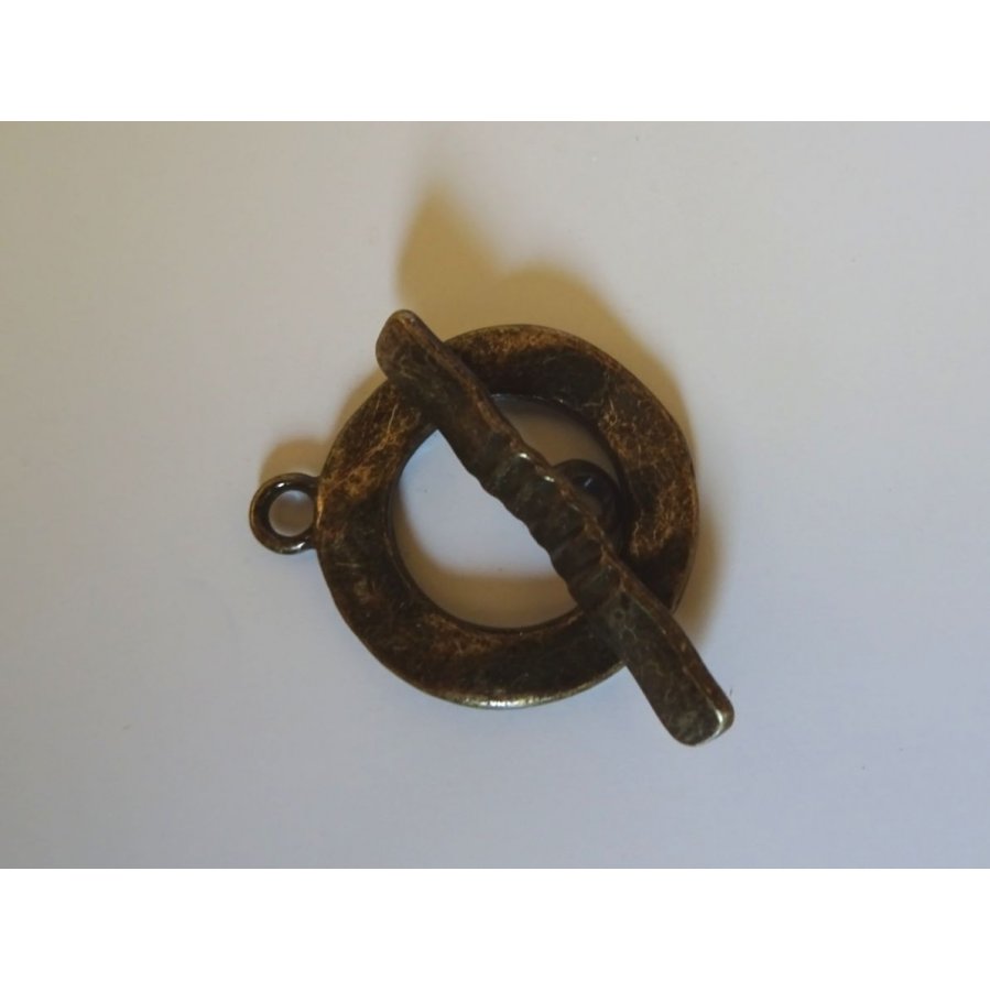 T-sluiting Gehamerde ring 20 mm Brons