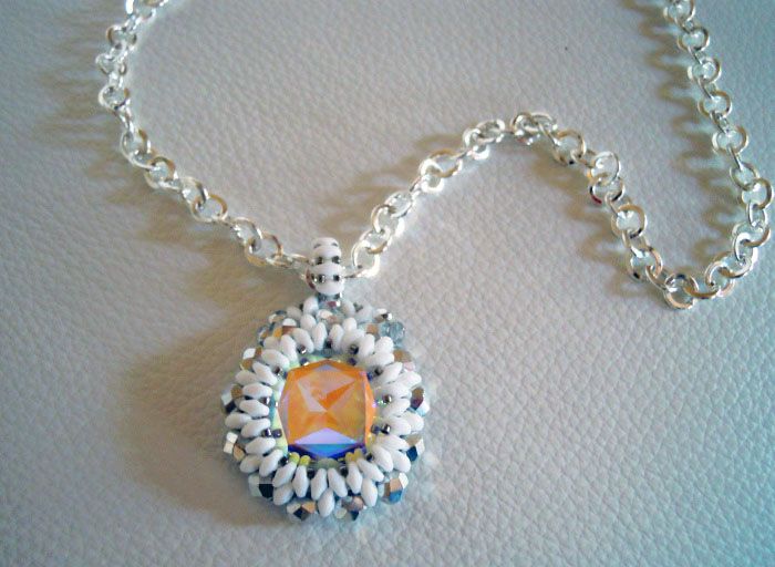 Super Duo witte medaillonhanger aan ketting