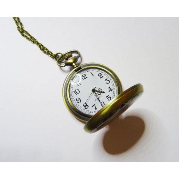 Grote zakhorloge hanger aan ketting