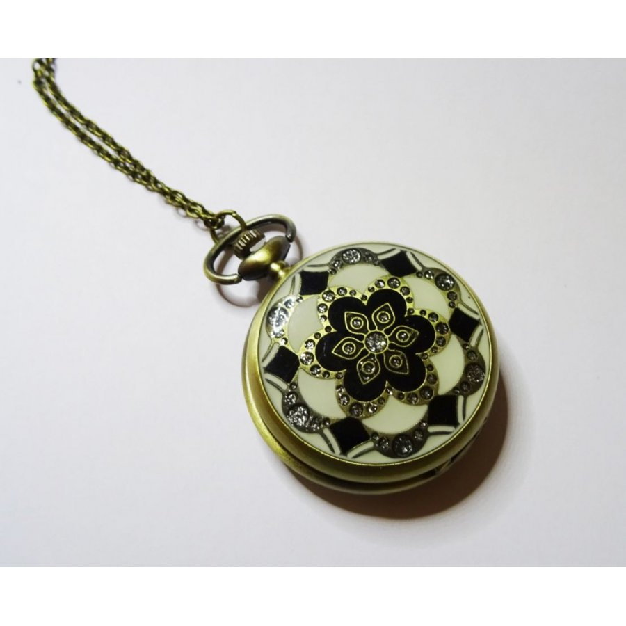 Grote zakhorloge hanger aan ketting