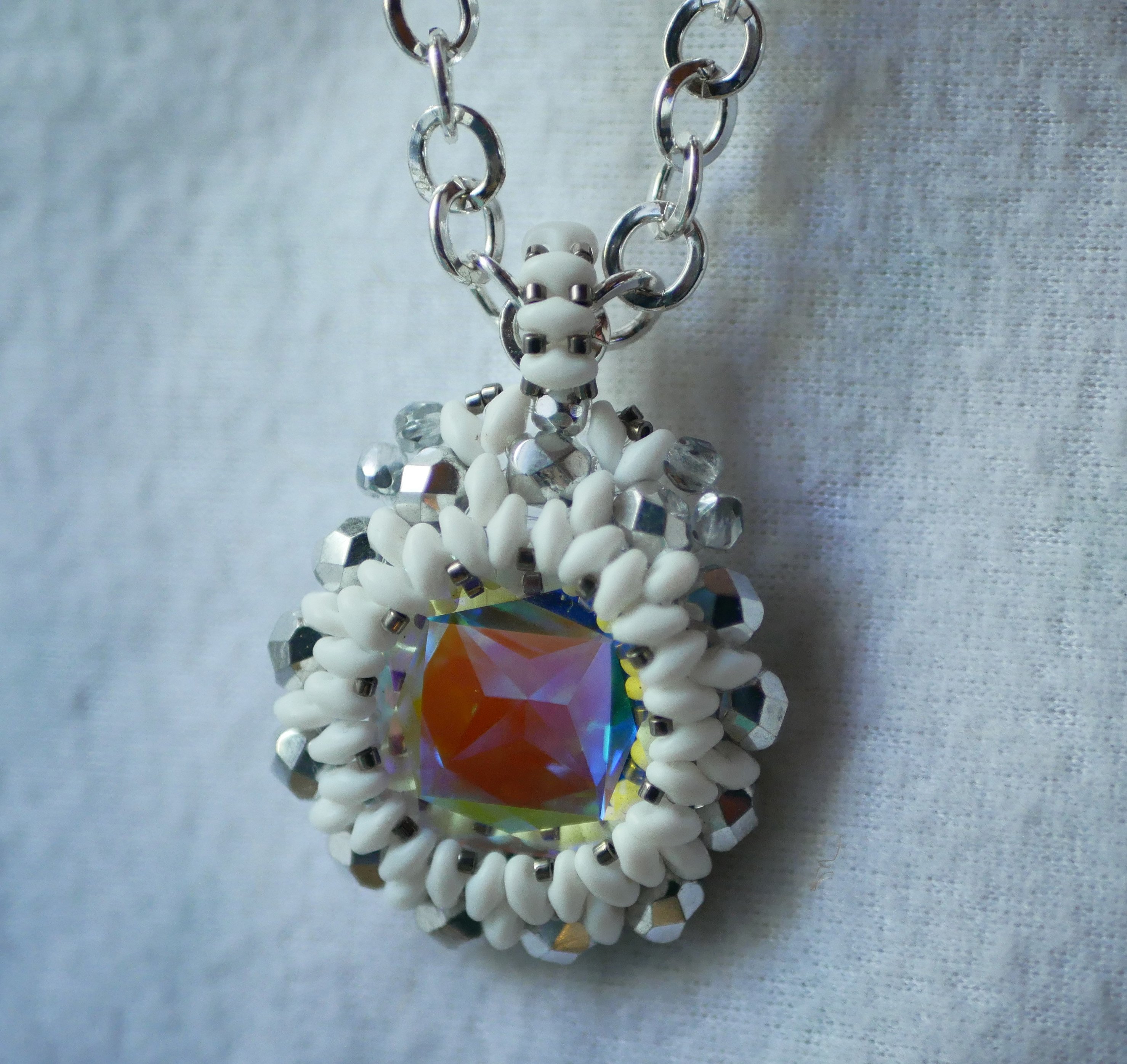 Super Duo witte medaillonhanger aan ketting