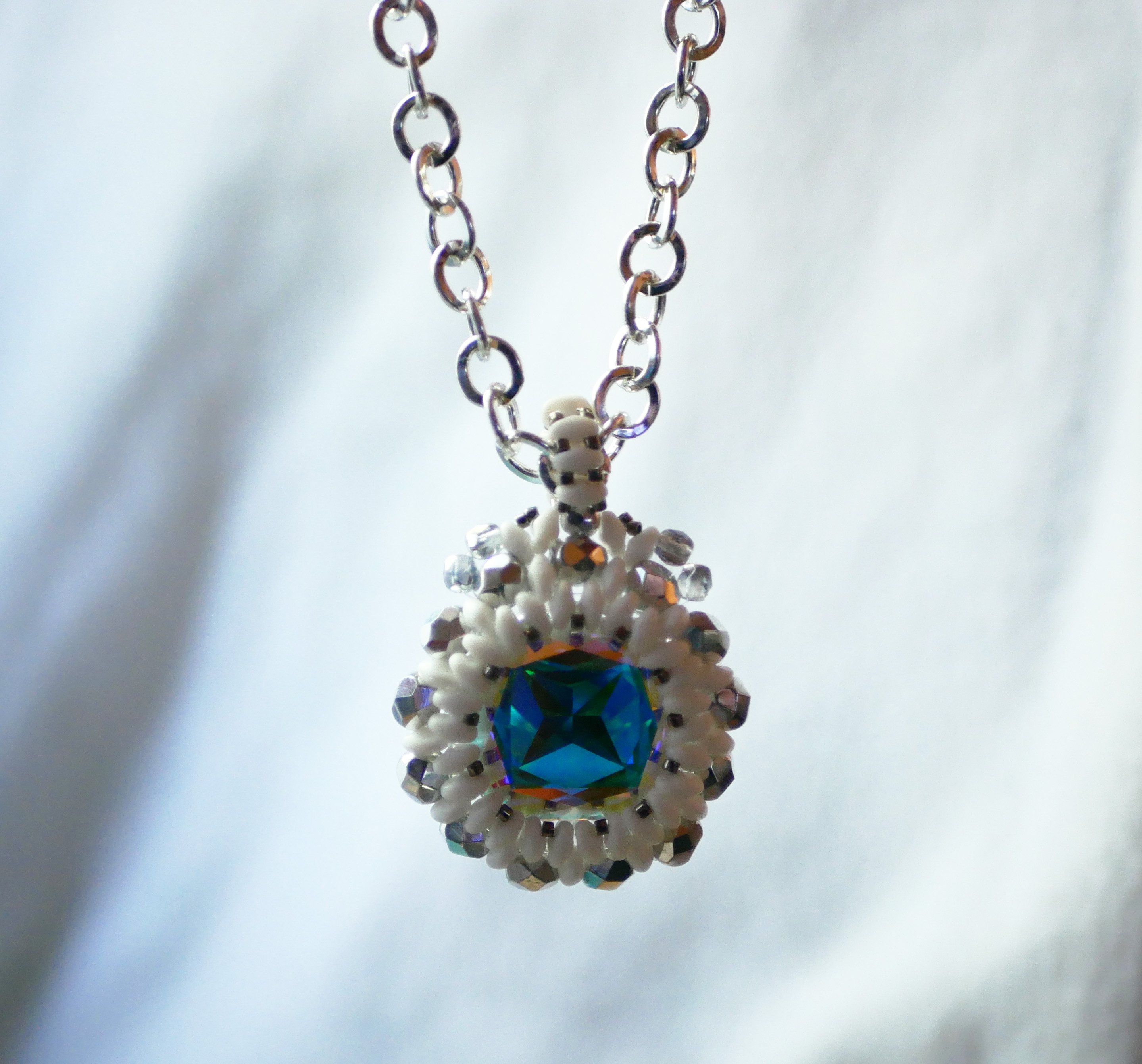 Super Duo witte medaillonhanger aan ketting