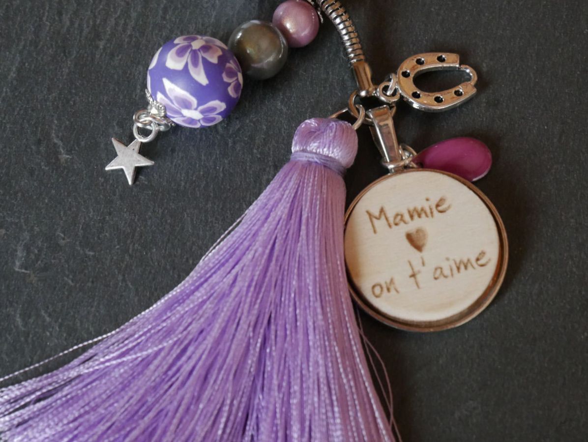 Houten cabochon sleutelhanger met parma kwastje