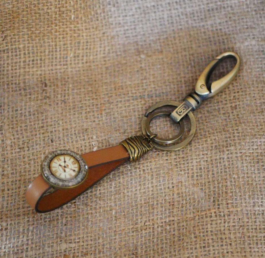 Leren sleutelhanger met Gousset cabochon 