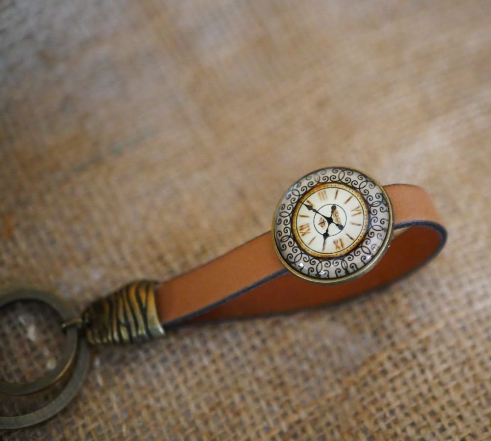 Leren sleutelhanger met Gousset cabochon 
