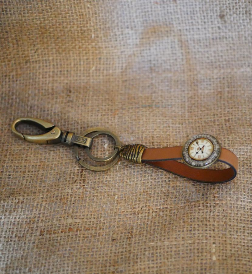 Leren sleutelhanger met Gousset cabochon 