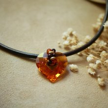 Swarovski hart hanger op bruin leer